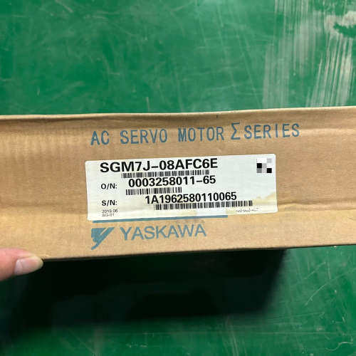 全新安川伺服电机SGM7J-08AFC6E，2019年6月生议价