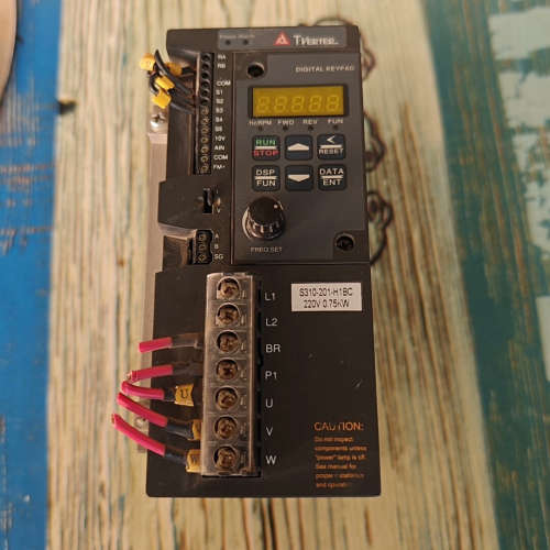 S310-201-H1BC，东元变频器，实物拍照.议价