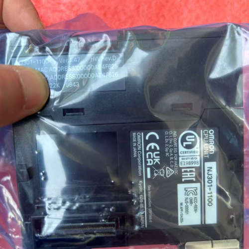 议价欧母龙NJ301-1100控制器裸新没包装了。1.47。电源