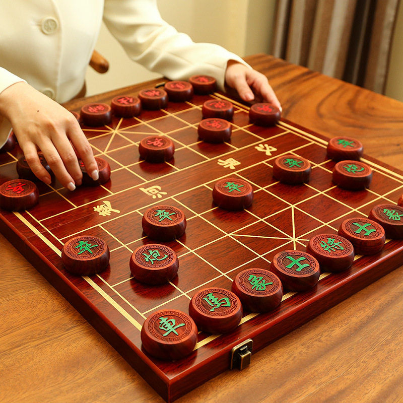 象棋中国象棋儿童实木带木质棋盘学生成人大号便携式套装榉木棋子