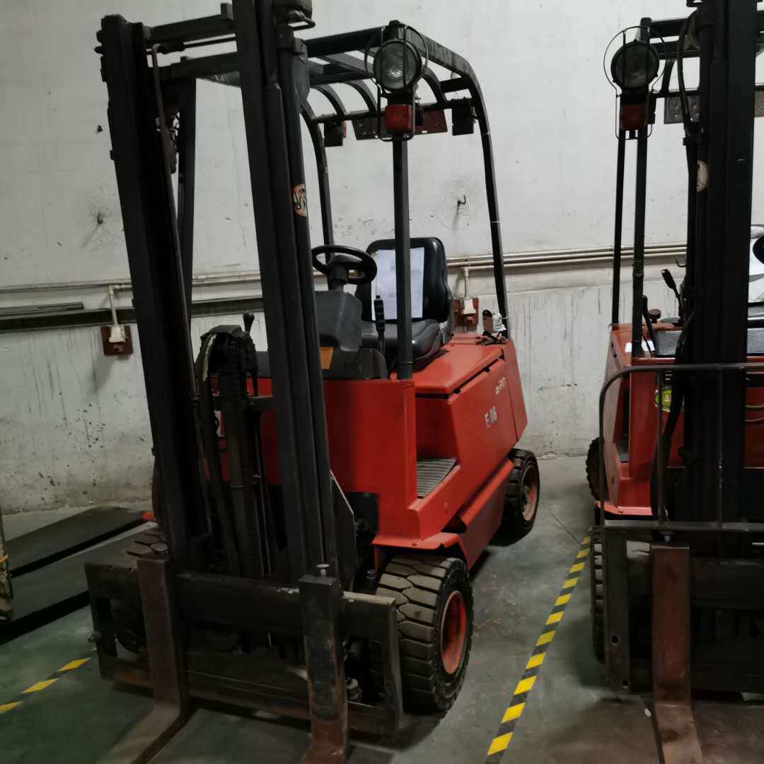 2吨林德电动叉车 两节自由门架带侧移器 2吨林德电叉车出租出售