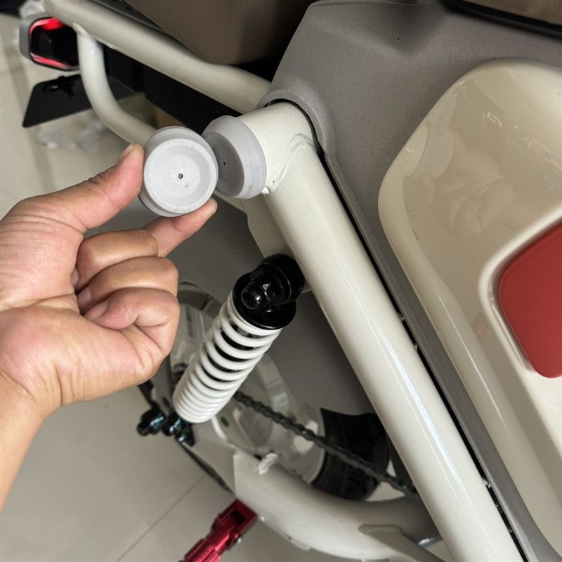 小牛电动UQis/U+/UQi+/US/BU1E车架堵盖圆形塞子U型塞车架堵头塞