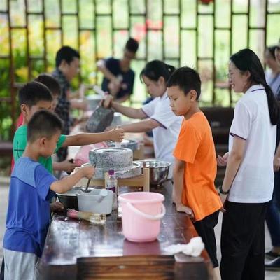 幼儿园活动小石磨家用小型豆浆实践基地劳动课亲子体验推磨盘石碾