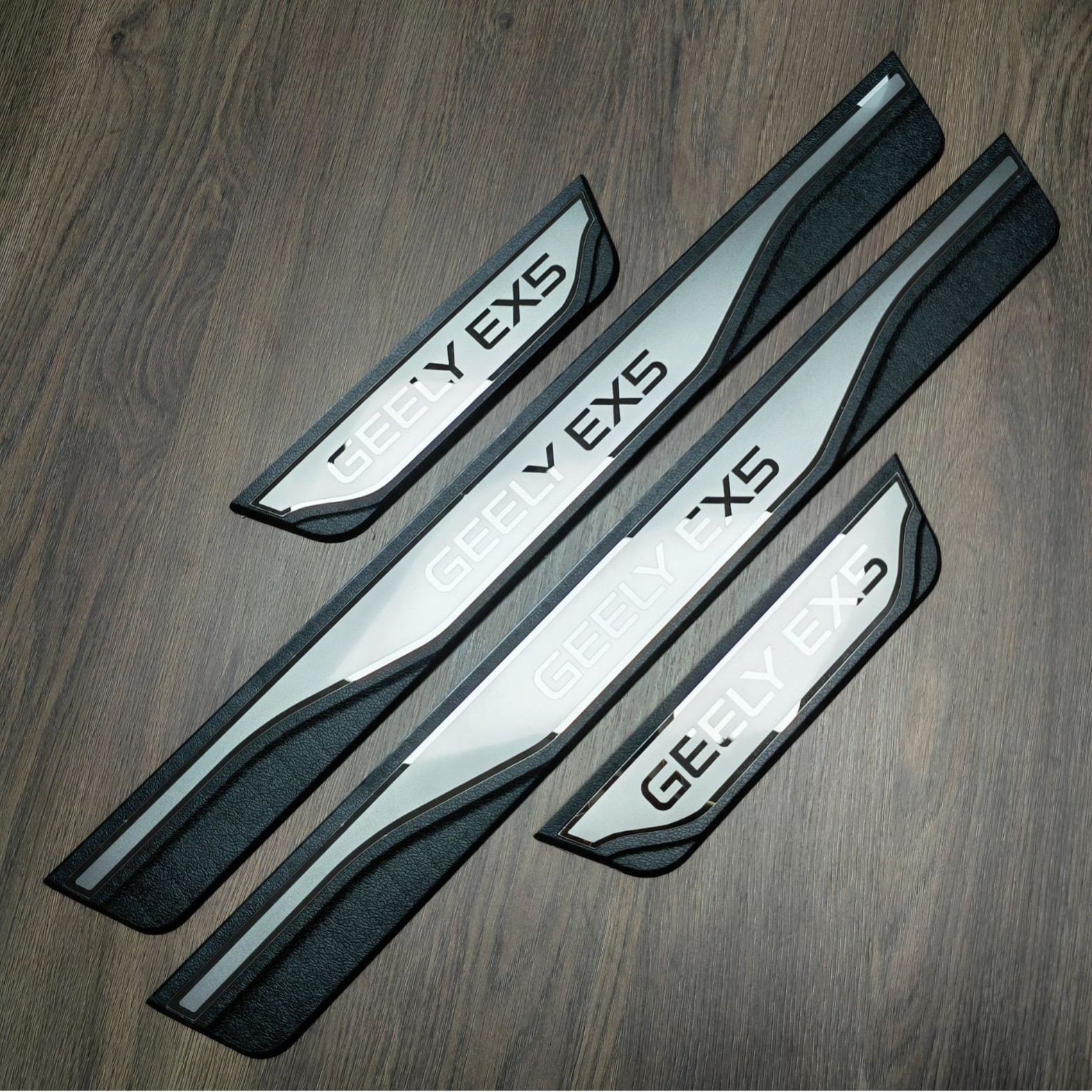 吉利EX5专用不锈钢迎宾门槛条