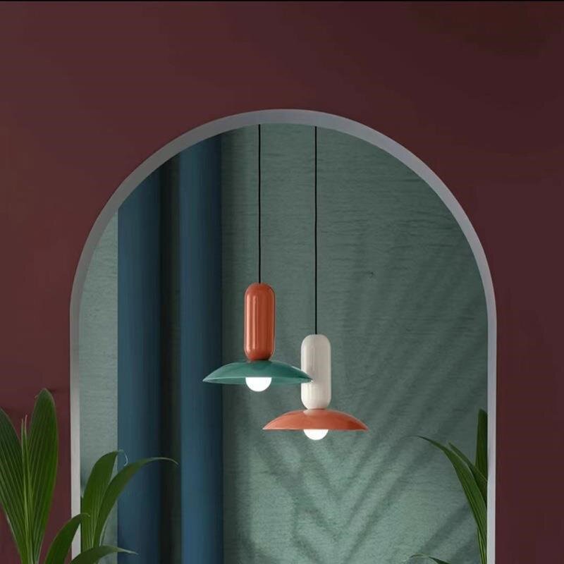 北欧现代简约餐厅单头床头吊灯创意个性彩色儿童书房吧台艺术吊灯