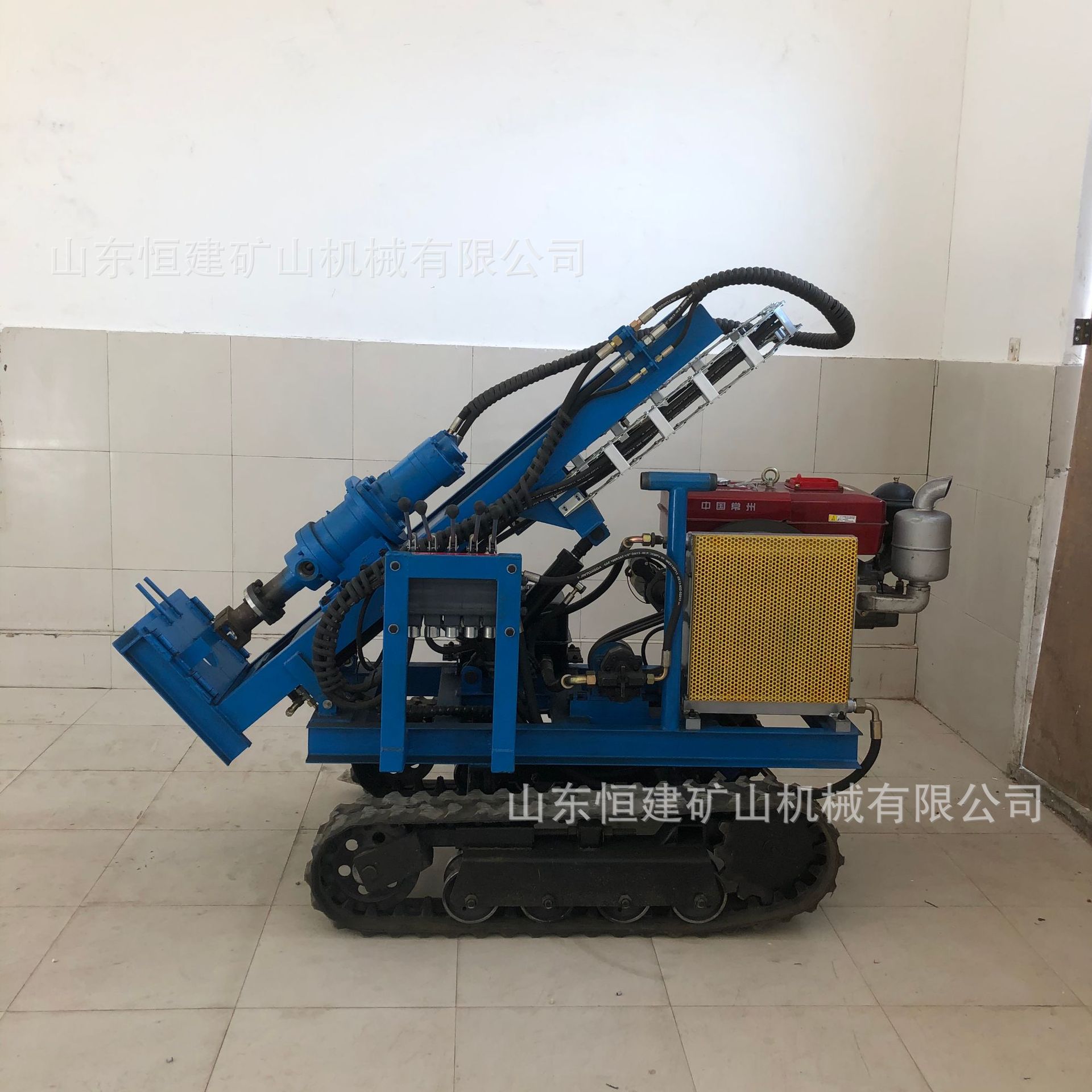 柴油小型履带潜孔钻机光伏打桩