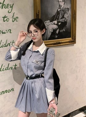 若语定制 轻松周末 蓝白条纹撞色学院风贴标宽松衬衫百褶裙连衣裙