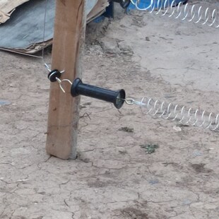 畜牧电子围栏系统全套配件门把手弹簧门通电围栏把手弹簧门高压门