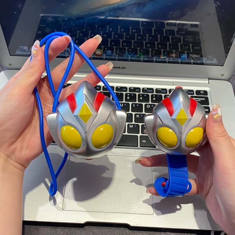 凹凸曼儿童挂脖小风扇手表手持便携式随身充电迷你学生可爱伴手礼