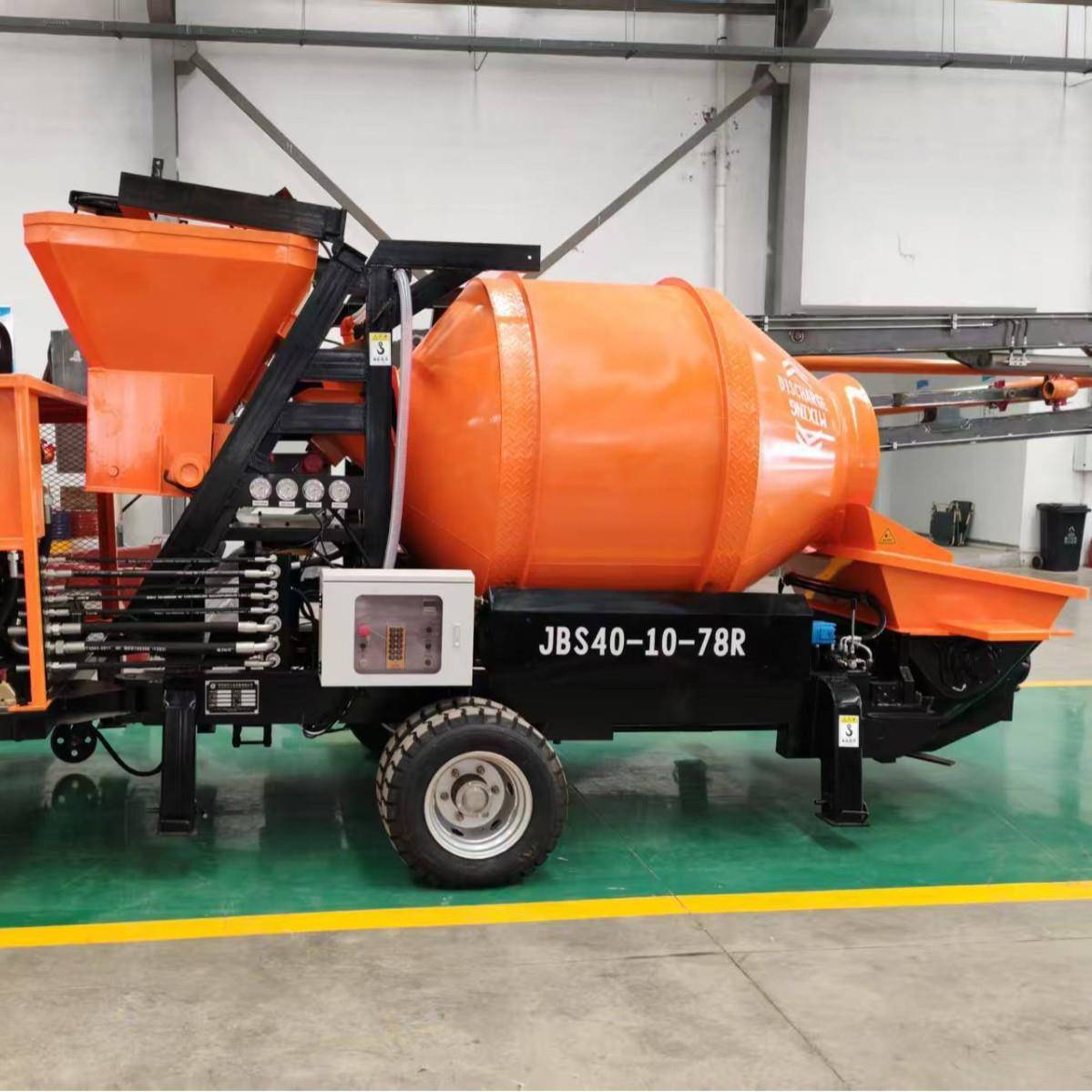 搅拌机带输送泵一体机滚筒式混凝土搅拌拖泵