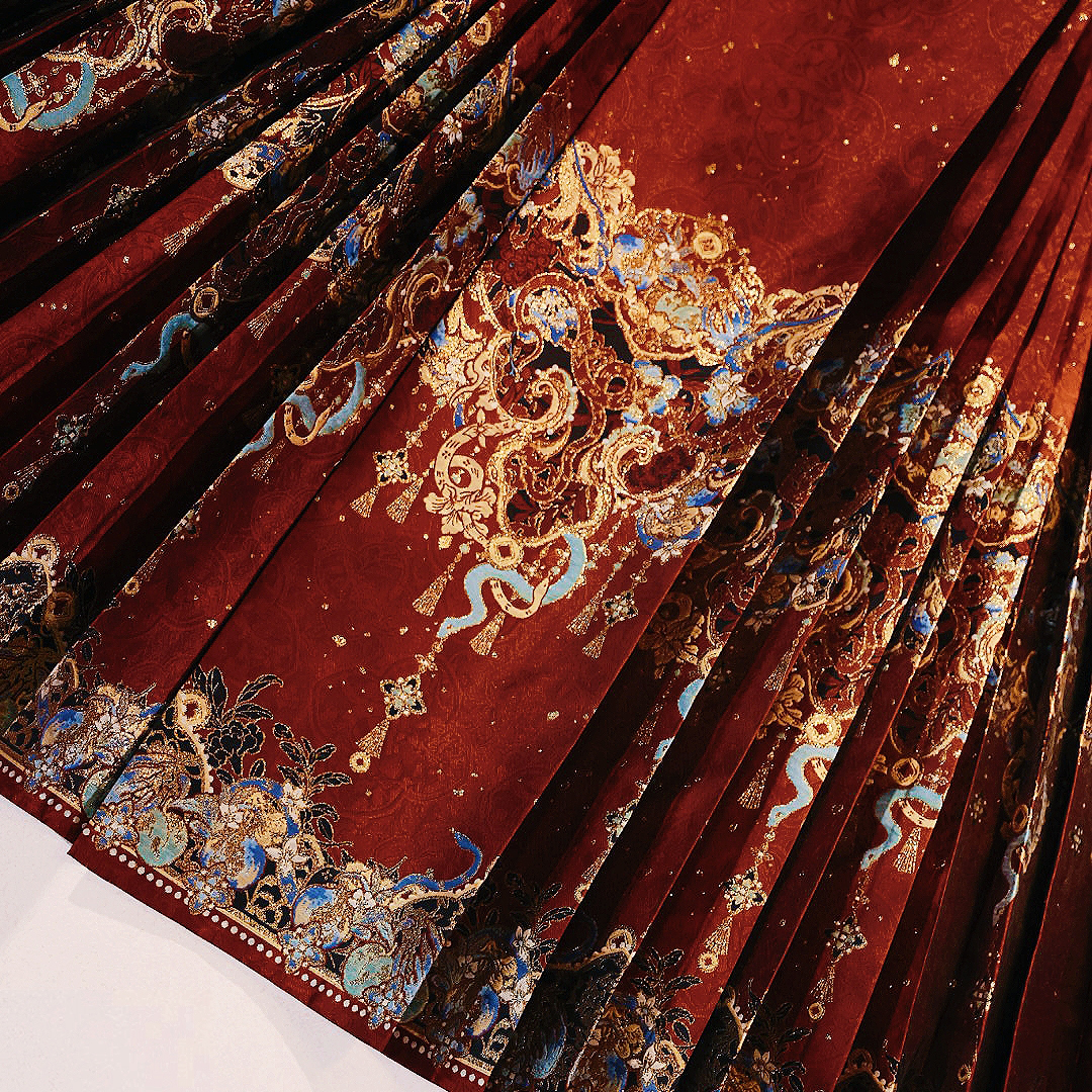 月渺境马面裙套装秋冬季新款红色