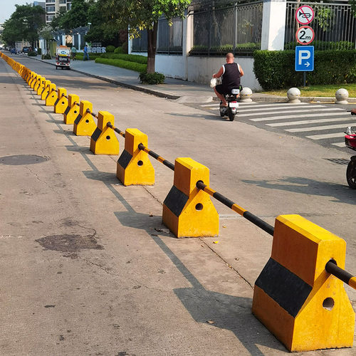 新泽西护栏 施工路障围挡围蔽基础墩 公共道路安T全防撞隔离水泥