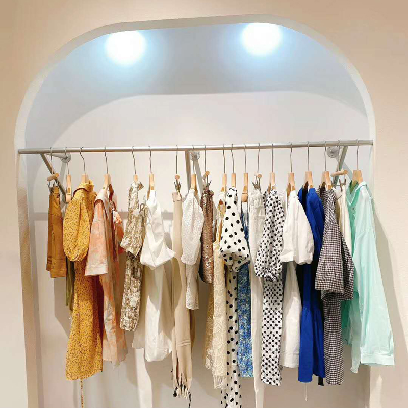 服装店展示架上墙创意定制加厚不锈钢女装店陈列架货架商用挂衣杆