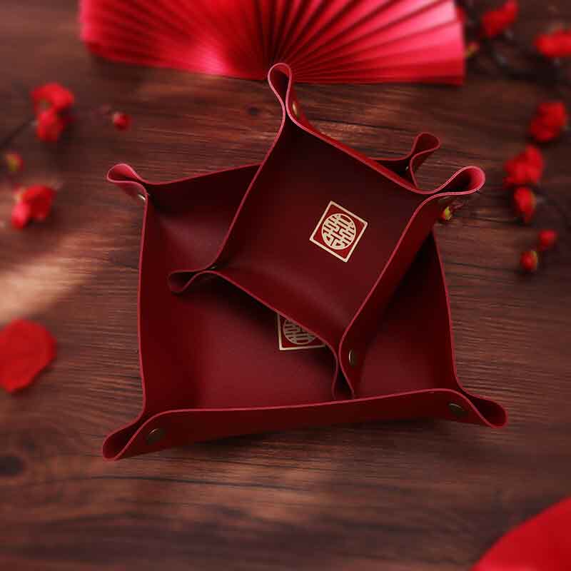 速发皮质早生贵订婚庆红大果盘压牀娃娃摆件子婚装饰布置结婚用品