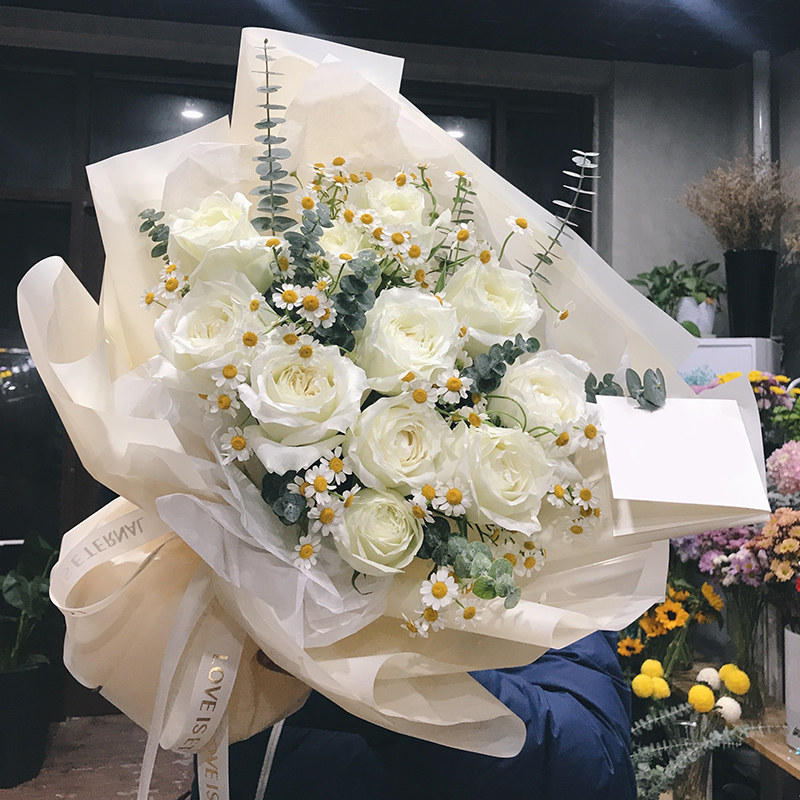 速发全国白玫瑰花束送友快递同城深圳广州北京成都生日花店配送