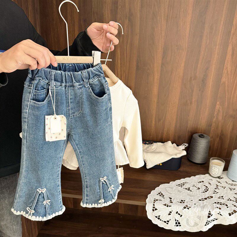 女宝宝弹力修型牛仔裤女婴儿秋季2024新款女童洋气优雅微喇叭裤子