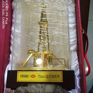 油田钻井机模型实木精致底座金属摆件油田礼品纪念品油田井架定制