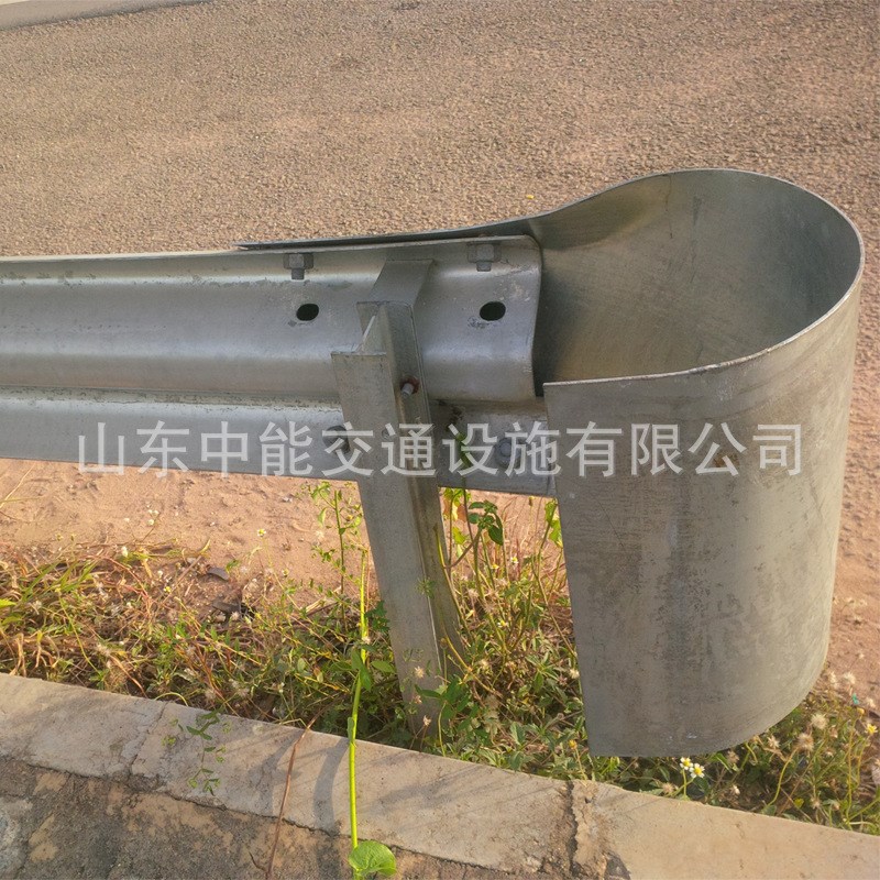 速发冠县直销W形护栏立柱安防波路防撞盘山公纹镀锌喷塑波护形栏