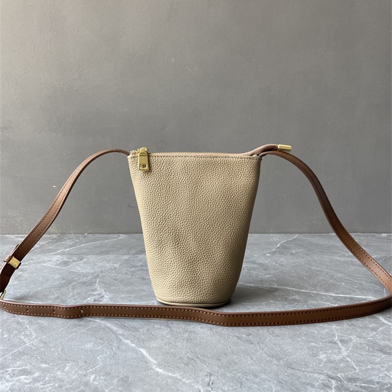 真皮女士水桶包福利软皮百搭手机包大容量小巧头层牛皮单肩斜挎包