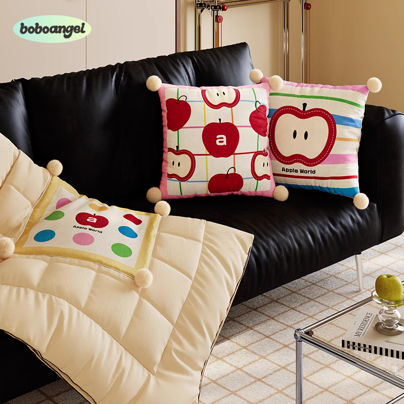 苹果红色两用抱枕被子二合一