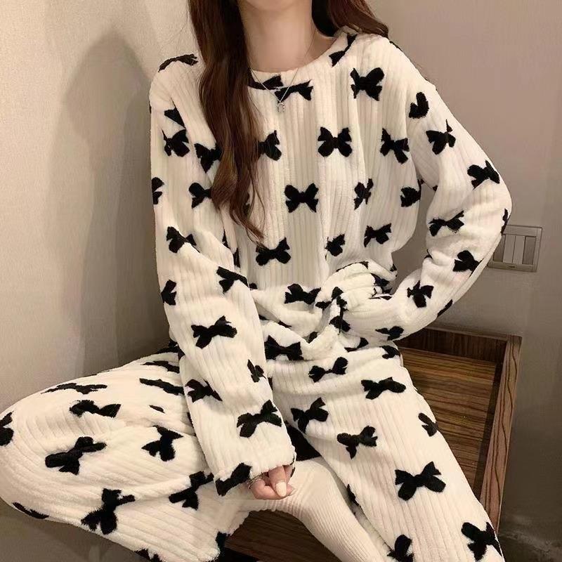 冬季蝴蝶结印花暖暖套装女秋冬大码珊瑚绒睡衣加绒加厚懒人家居服