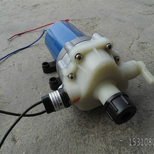12V2800隔j膜泵电动打药机洗车泵车载洗车器带压力开关喷雾水泵