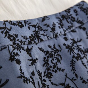 灯芯绒半身裙2024新款秋季高腰中长款显瘦复古包臀植绒碎花半裙女