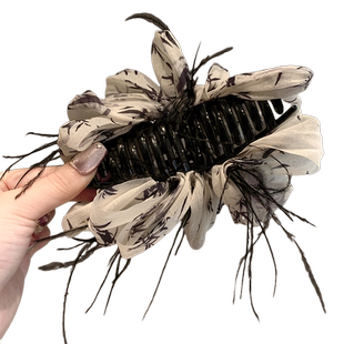 新中式水墨蝴蝶结抓夹超仙羽毛发夹女2026新款气质盘发鲨鱼夹头饰