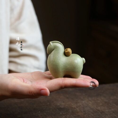 速发宜兴紫砂茶宠【马上有钱香插】生肖元宝唐马上发财可养茶玩摆