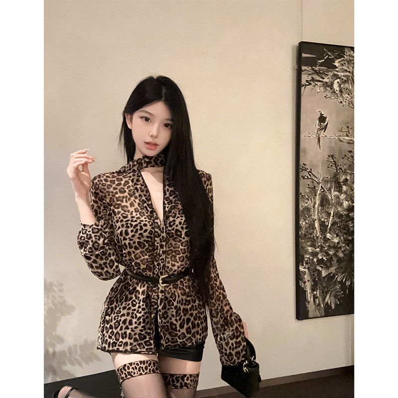 速发美式韩版性感款衣设计感小众衬纹2024春季新豹上衣