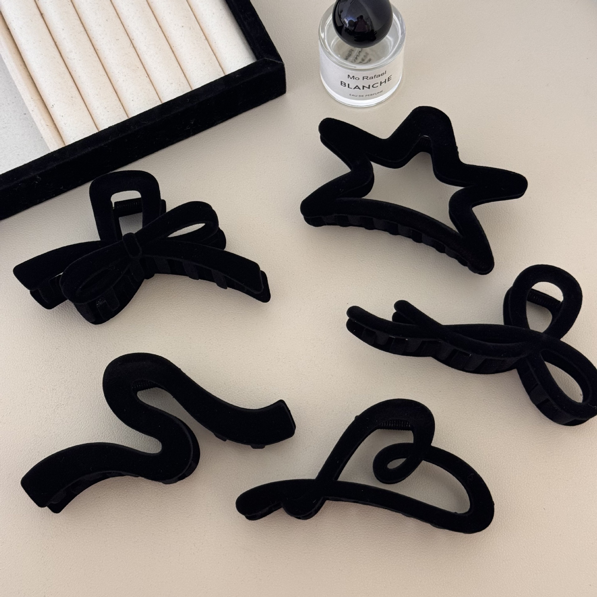 韩式手工秋冬新款植绒几何曲线造型大号抓夹韩版简约时尚鲨鱼夹款