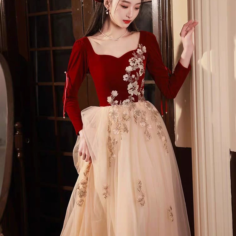 高端轻奢2025新款长袖在逃公主裙小众新娘敬酒服订婚出阁宴晚礼服