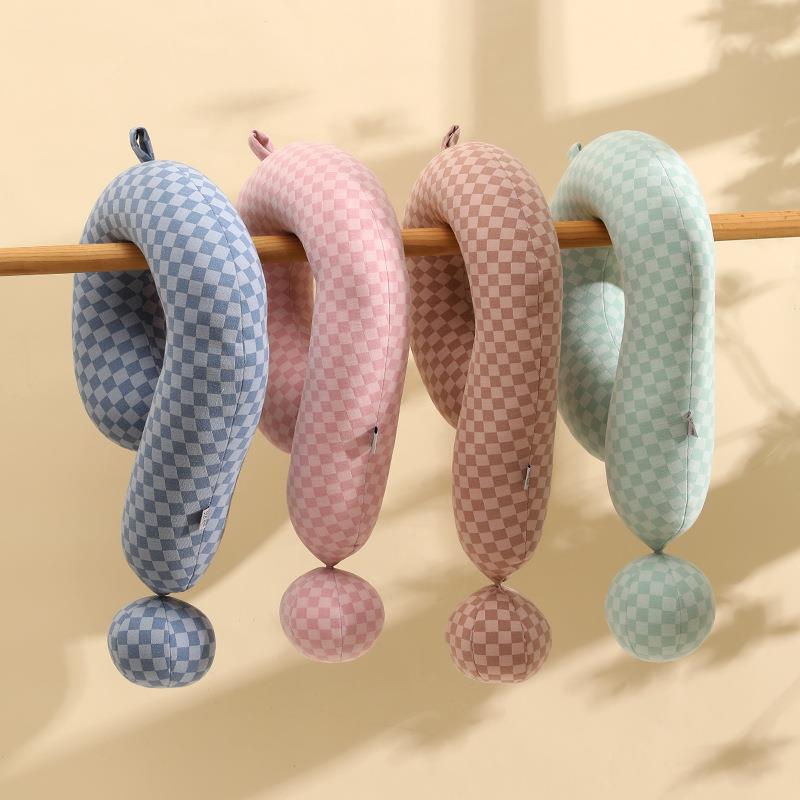 ？问号颈枕办公室午睡枕头U型几何抱枕沙发靠垫泡沫粒子问号枕