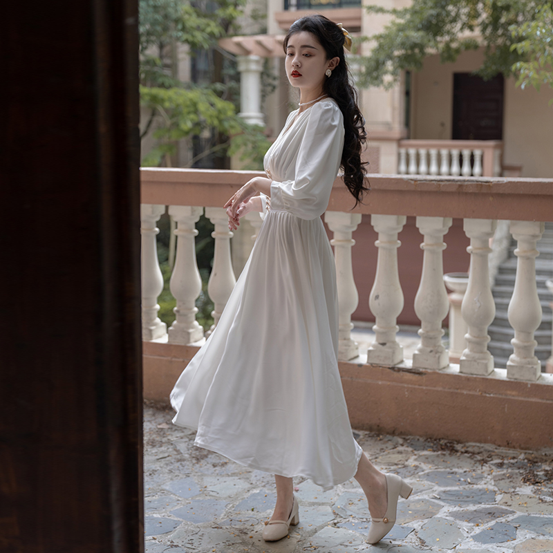 法式白色连衣裙轻婚纱日常订婚礼服伴娘服小众领证小白裙平时可穿