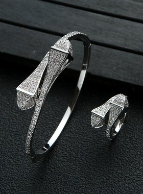 手镯小众手环女感风镶钻金设计欧美ring满玫瑰新款高级钻双金字塔