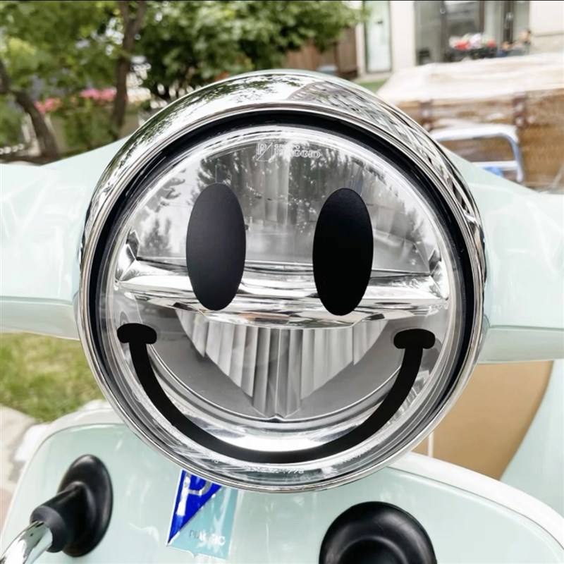 大灯笑脸防水贴 Vsp三阳飞度姜戈Ns125la个性摩托踏板大灯车贴