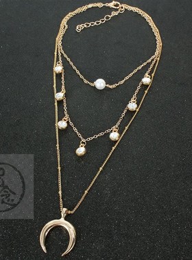 。Retro alloy geometric Moon Pendant diamond necklace access