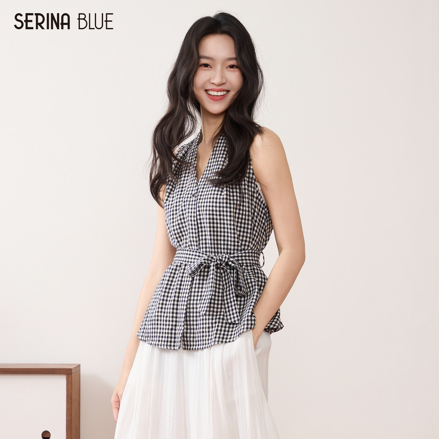 SeRina Blue商场同款2026夏季新款V领黑白格宽松无袖棉女士马甲