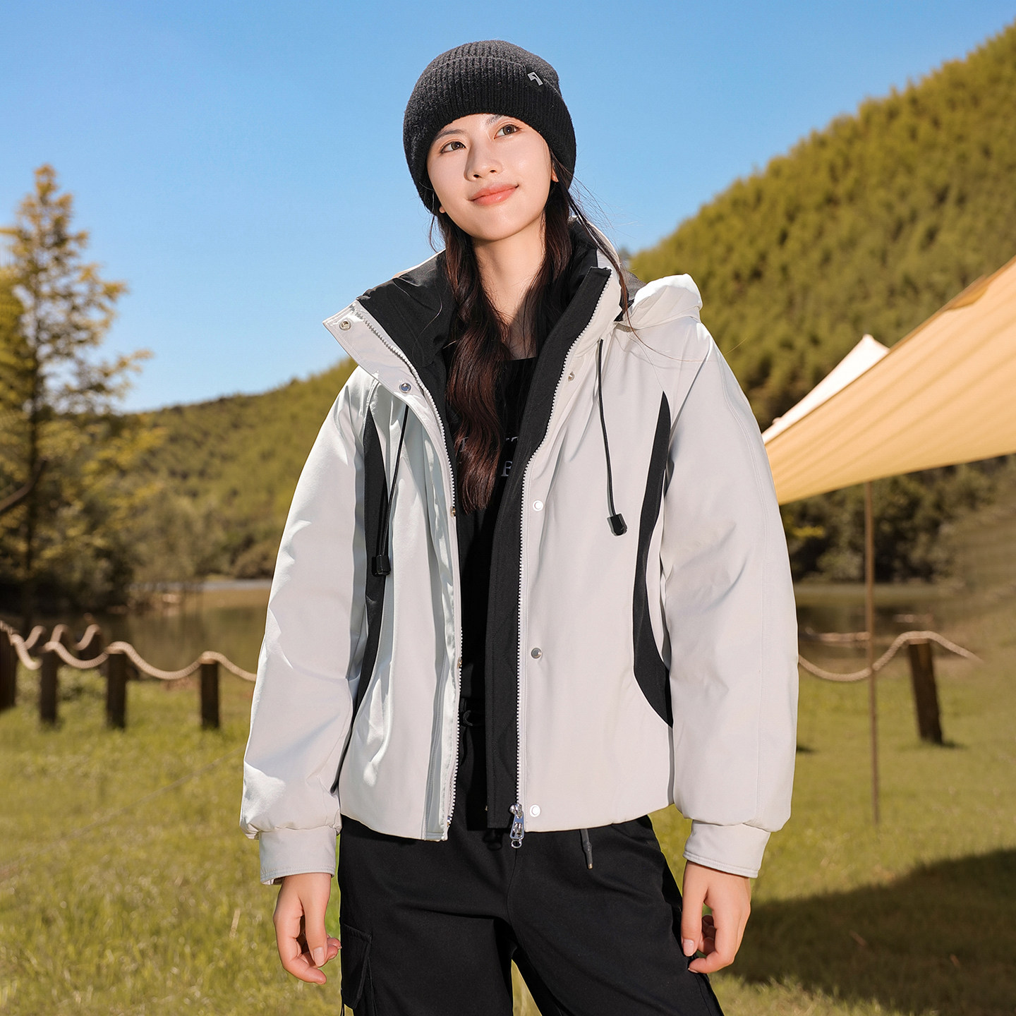 短款服女雪中飞夹克羽绒轻薄外套