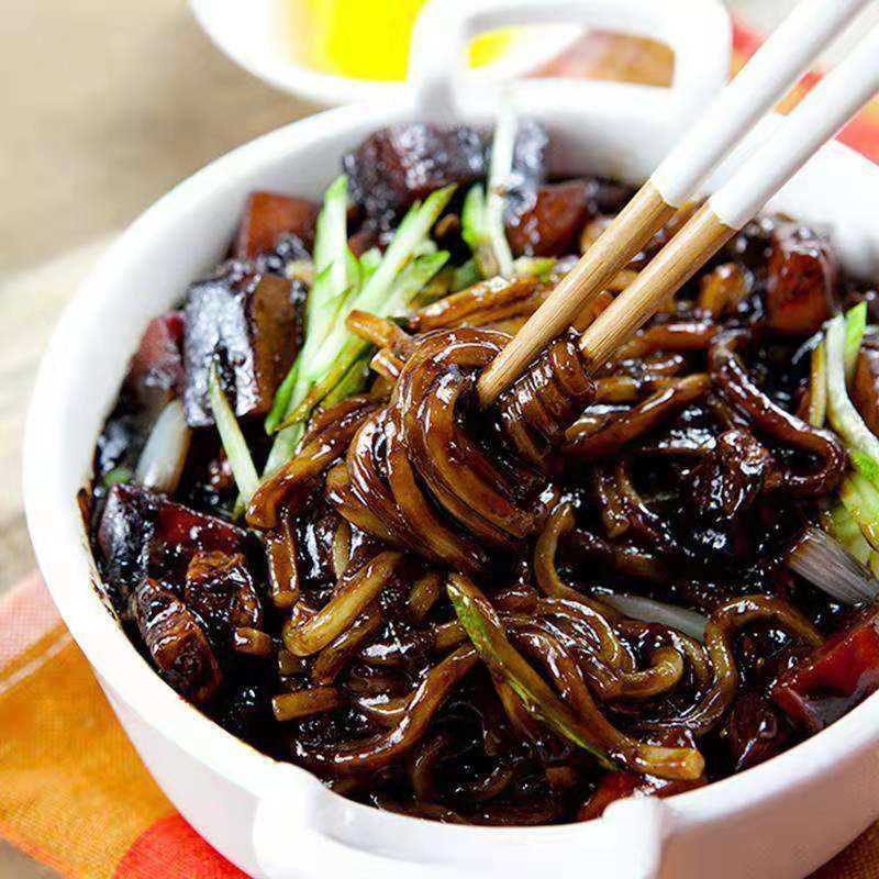炸酱面专用酱韩式正宗拌面条酱韩式拌饭黑酱料包杂酱面商用调料
