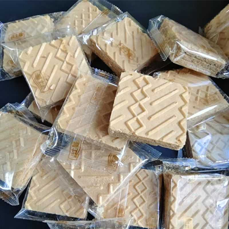 榛子可可味威化饼干夹心饼干独立小方块休闲厚切袋装零食