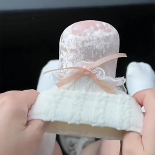 小月龄宝宝外出鞋袜蕾丝宝宝冬天软底步前鞋加绒保暖婴儿鞋学步鞋