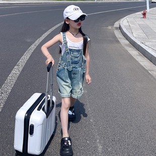 女童牛仔背带裤薄款2024新款大儿童短裤时髦夏季小孩休闲裤子洋气