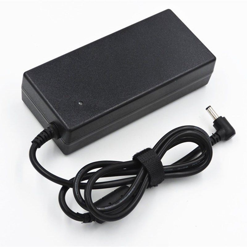 HASEE神舟战神K650D-A29 D3充电器 CW65S0电源适配器19.5V6.15A