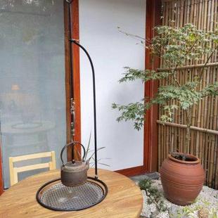 自在钩吊壶茶壶架日式 茶室围炉煮茶桌面台式 铁艺悬吊铁壶挂钩铸铁