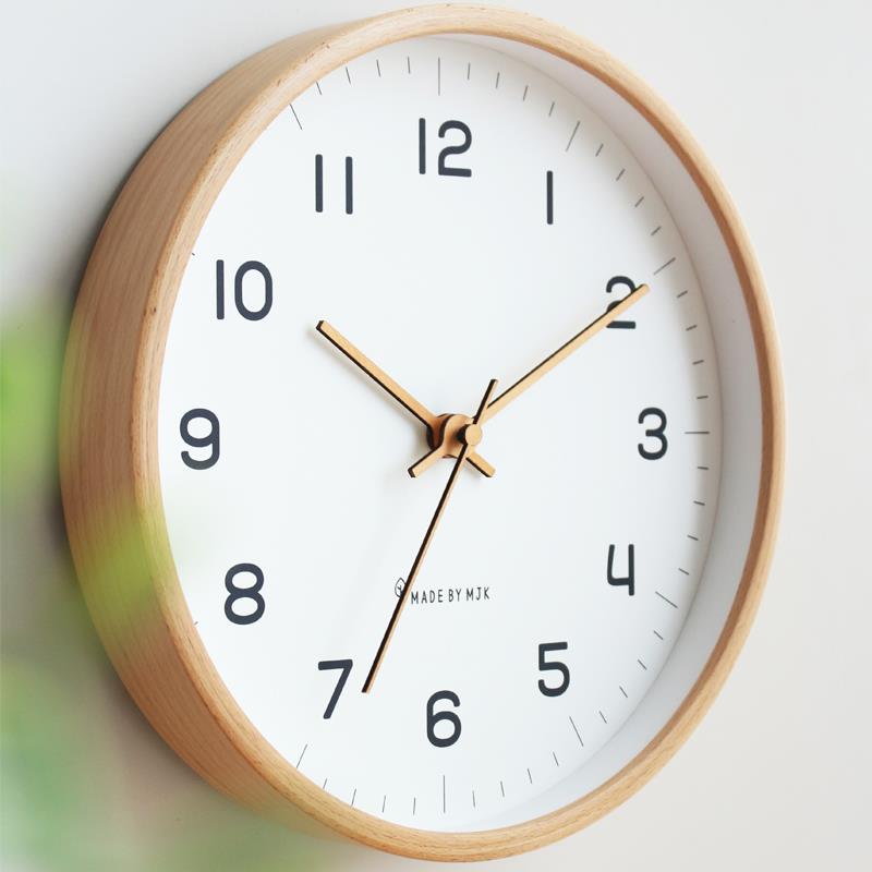 MJK钟表挂钟客厅2023新款家用时尚静音简约现代实木时钟挂墙原木