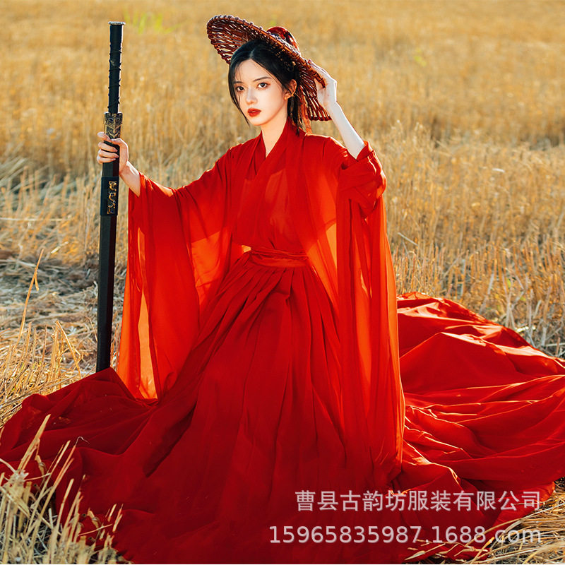 红色汉服女魏晋武侠中摄影写真