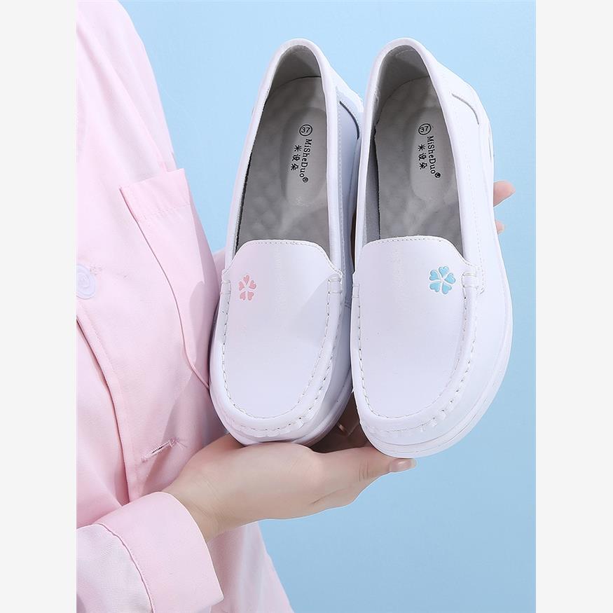 护士鞋女软底透气不累脚防滑舒适真皮平底不臭脚春夏白色医护鞋女