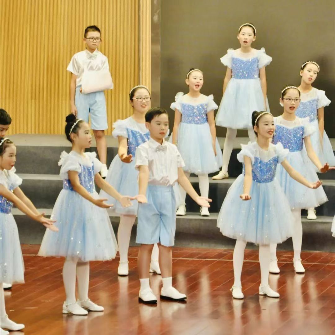 儿童诗朗诵中小学生毕业大合唱团