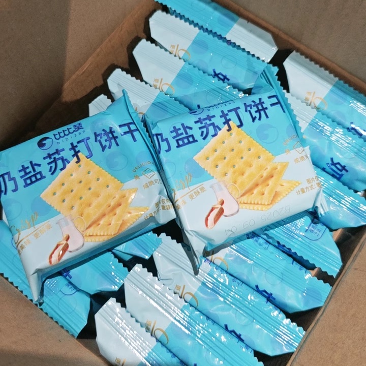 比比赞奶盐海盐苏打饼干酥脆梳打饼经典美味好吃零食小吃休闲食品